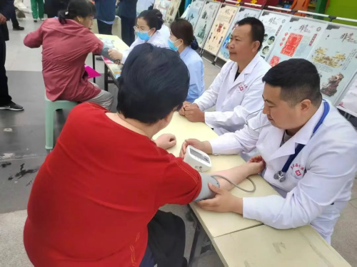莊浪縣中醫醫院開展第38個世界無煙日主題義診活動，倡導健康生活